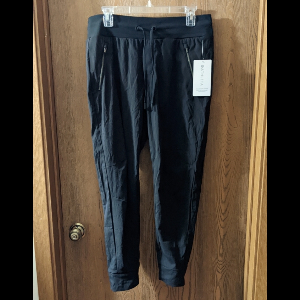 BRAND NEW Athleta trekkie north jogger